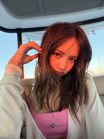 Lisa BLACKPINK Ungkap Penyesalan Mendalam Atas Kontroversi Perayaan 10 Tahun Debut, BLINK Tuntut Keterbukaan